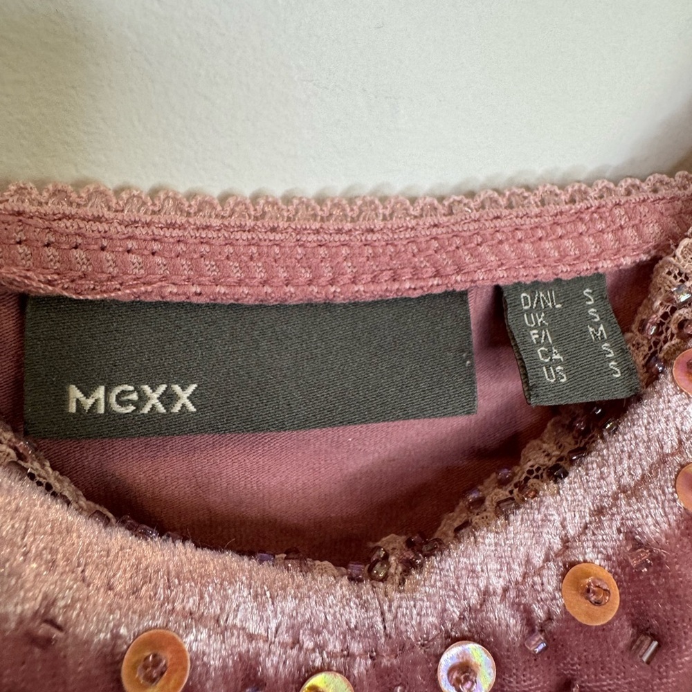 Vintage Mexx Blush Sequin velvet trim Camisole Top size small - Picture 4 of 6